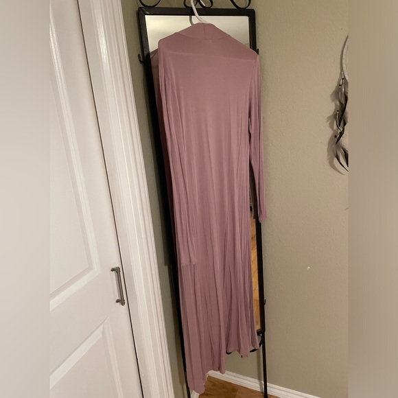 Heart Hips • Mauve Drape High-Low Cardigan - Picture 3 of 3